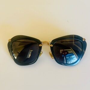 Stylish Black and Gold Sunglasses